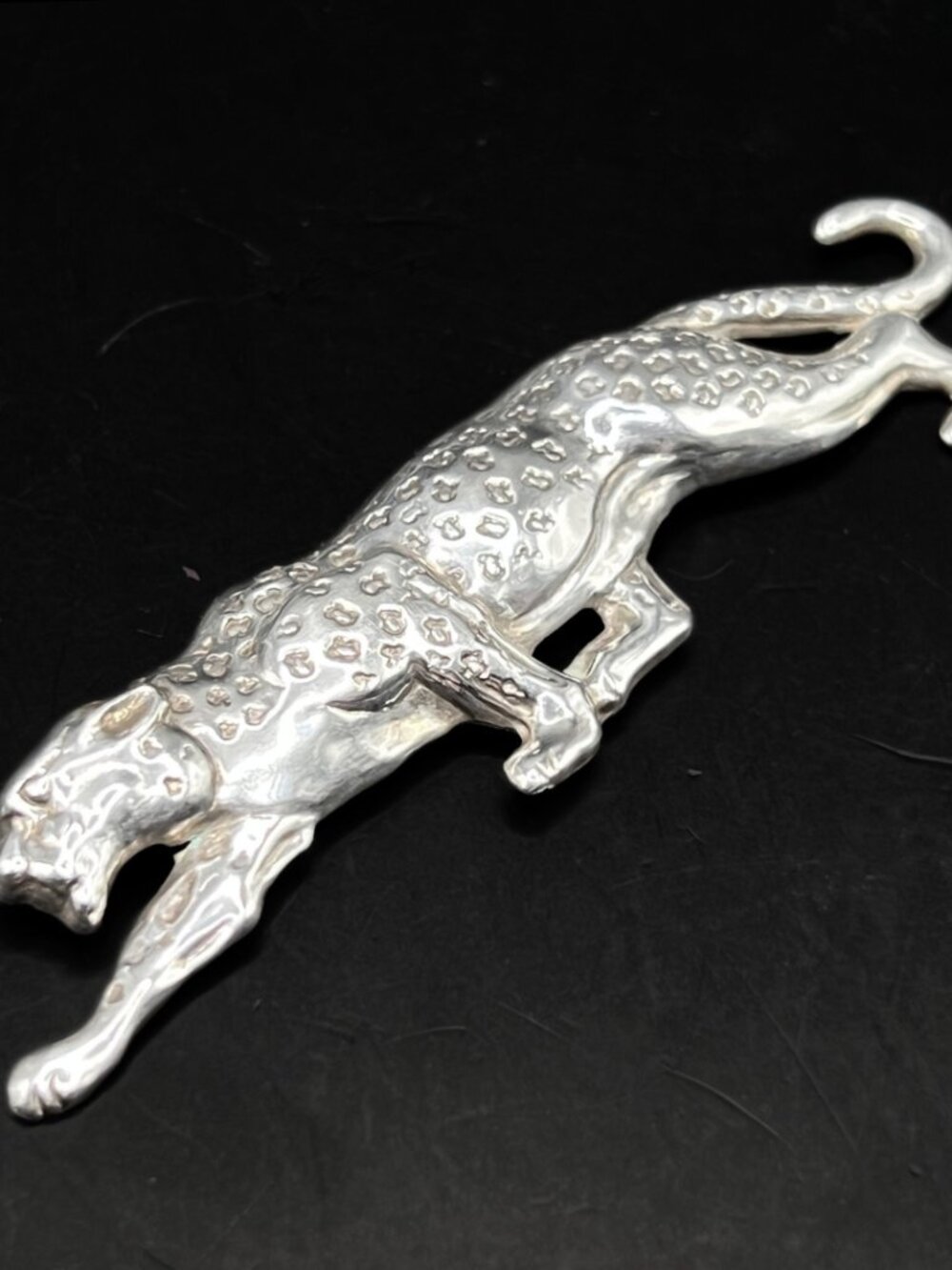 Vintage Hammered Sterling Silver Panther or Leopard Brooch 1970s - Picture 3 of 8